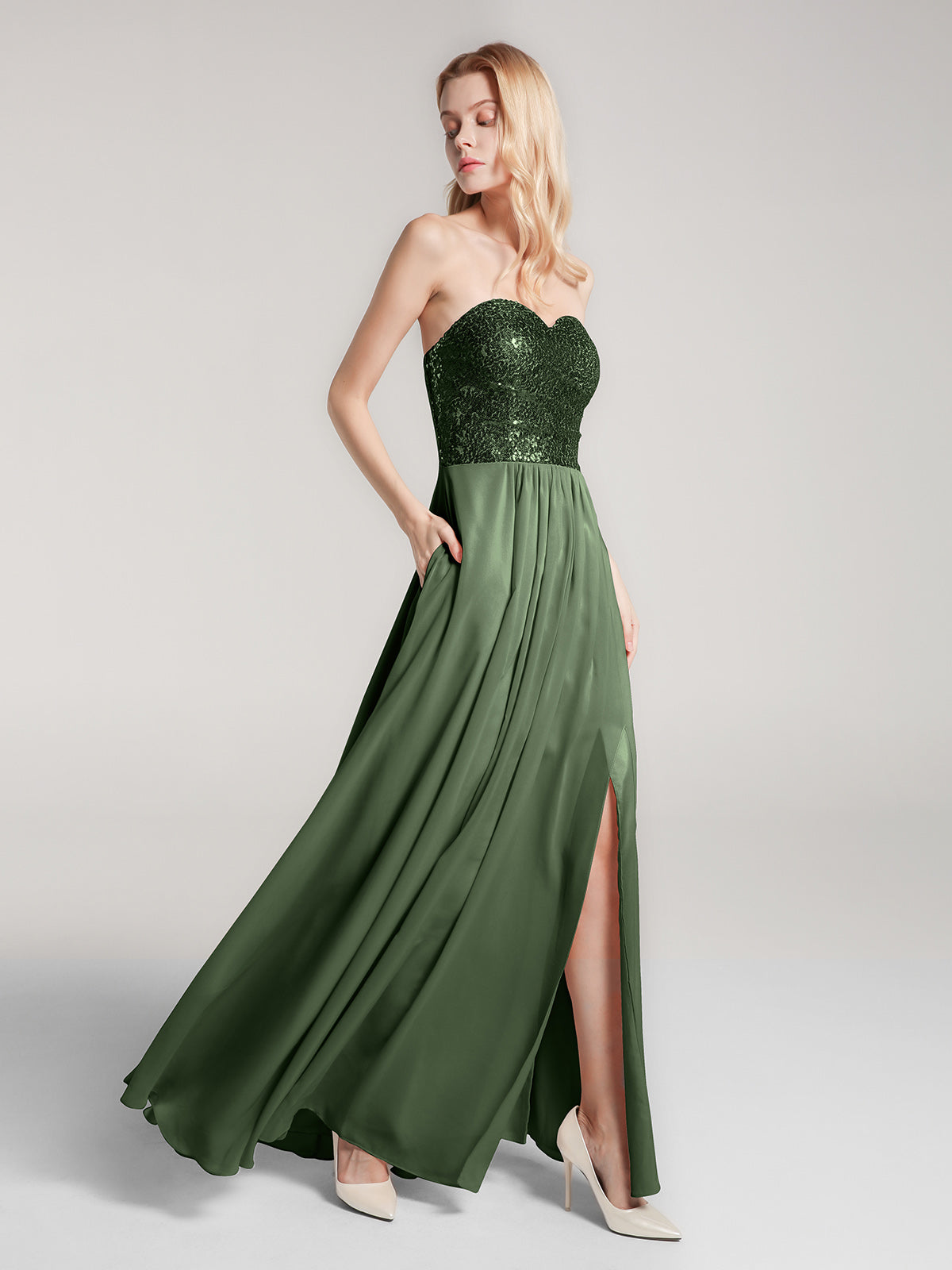Vestido de chiffon con escote en forma de corazón, encaje y lentejuelas en la parte superior Verde Oliva Tallas Grandes