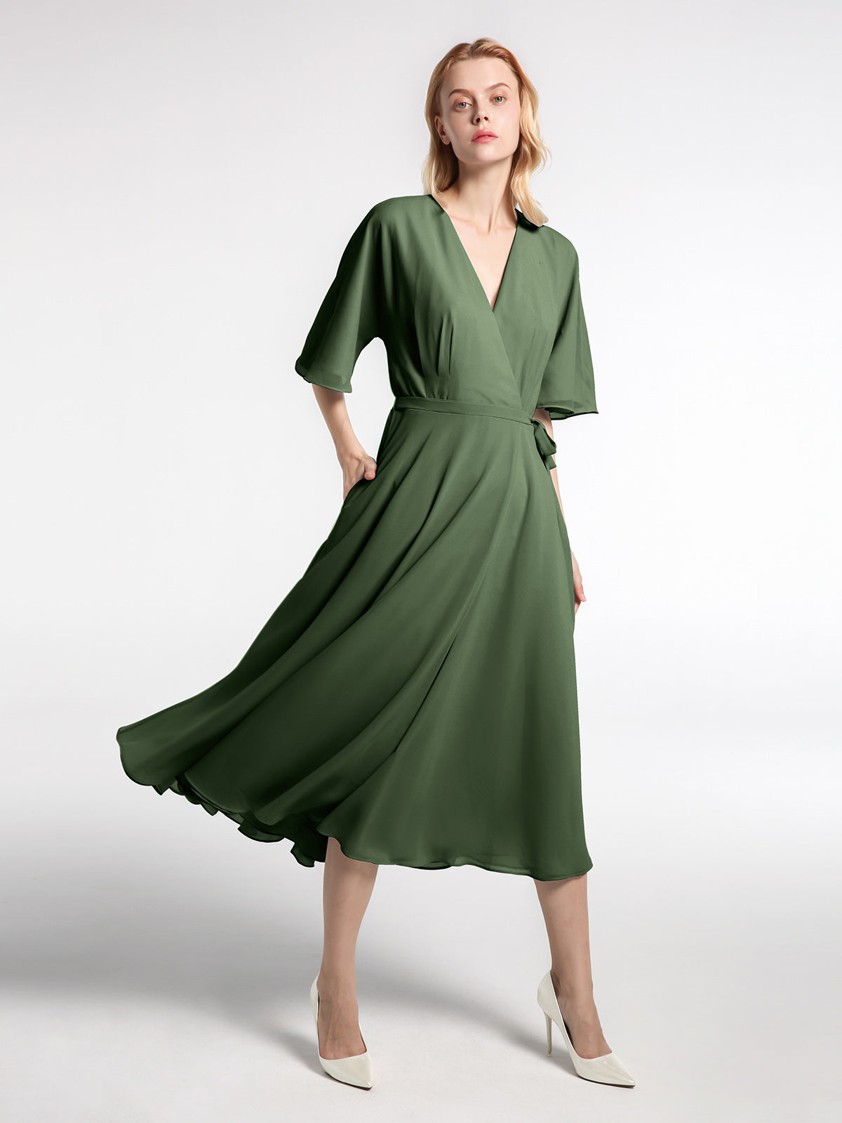 Vestido de chiffon con escote en V y mangas media longitud, a la altura de la rodilla Verde Oliva Tallas Grandes