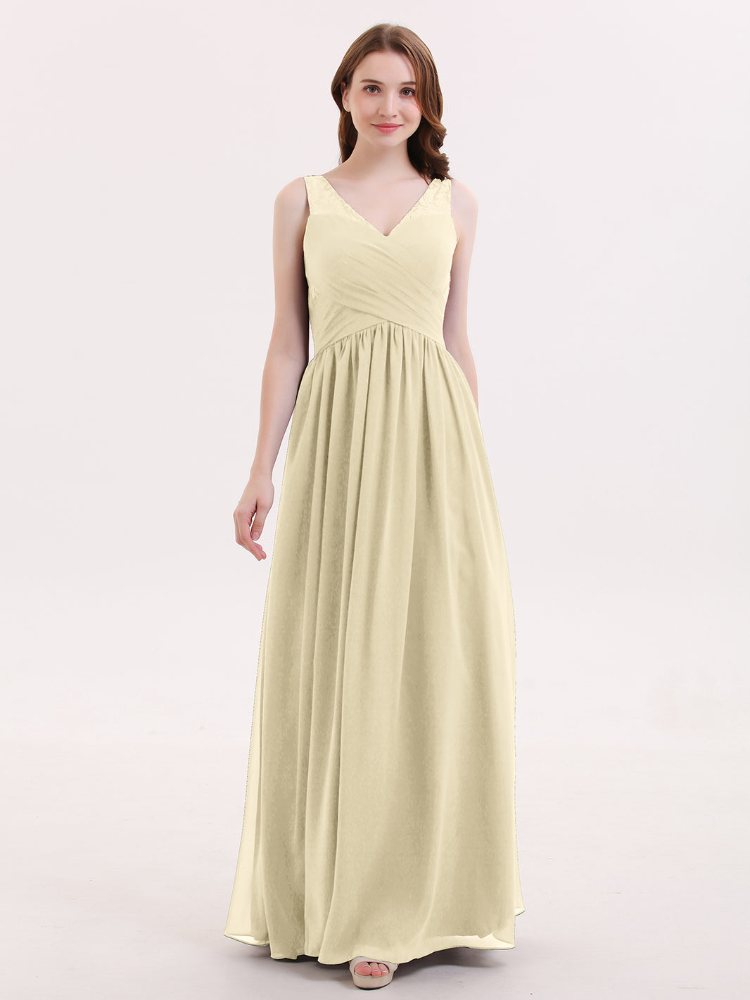 Vestidos largos de dama de honor de chiffon con escote en Y y mangas de volantes Champán main image 1